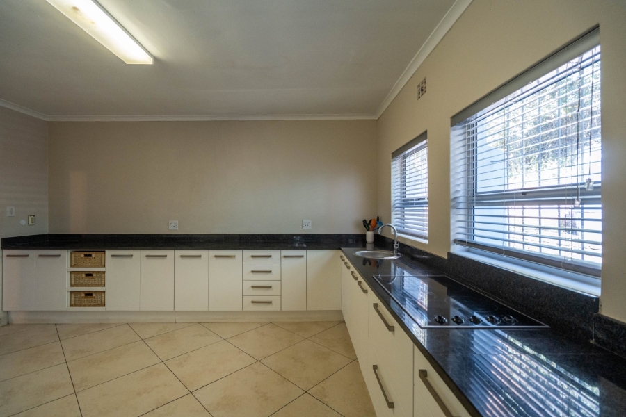 6 Bedroom Property for Sale in West Bank Eastern Cape